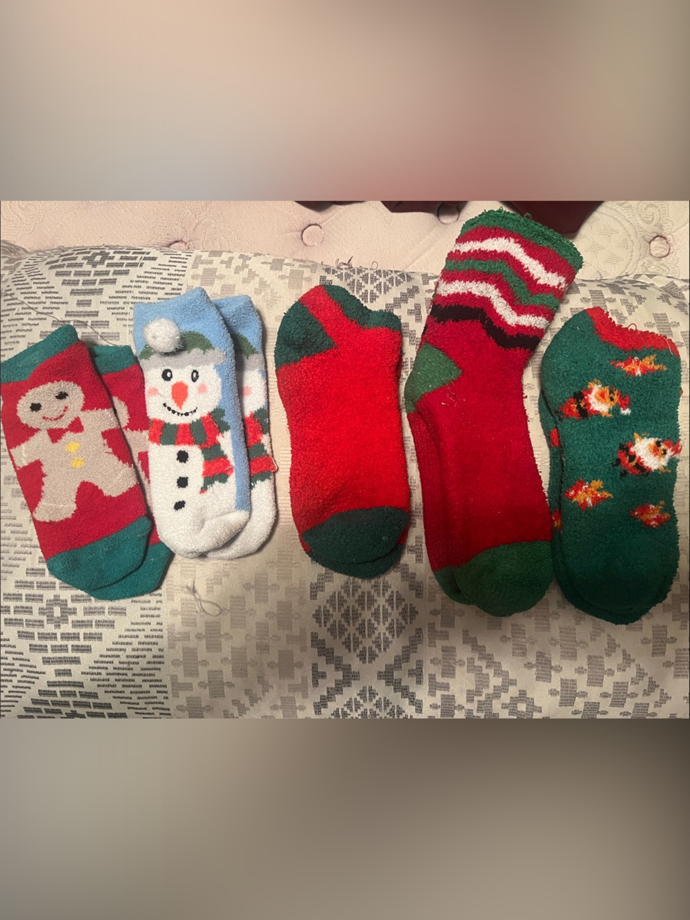 Holiday Fuzzy Sock Set of 5 - Red, Green, White